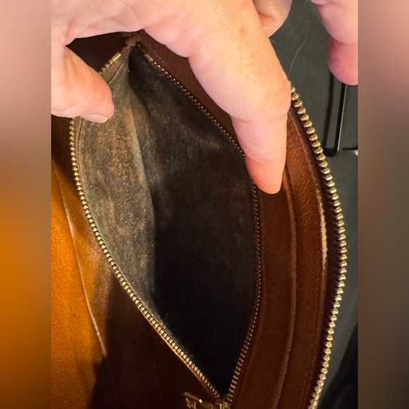 Vintage Louis Vuitton Monogram Marly Dragonne GM Clutch / Toiletry Bag w/ Strap - Picture 14 of 16